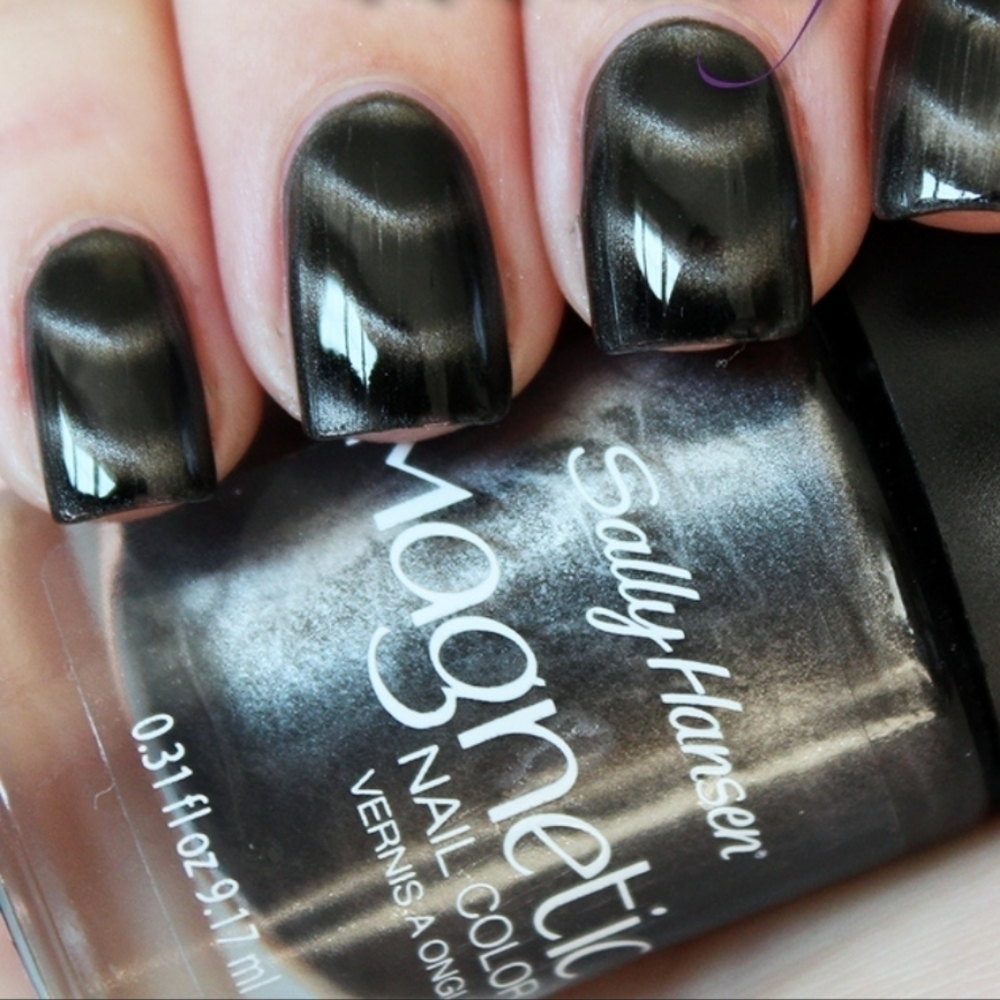 Sally Hansen magnetic nail polish